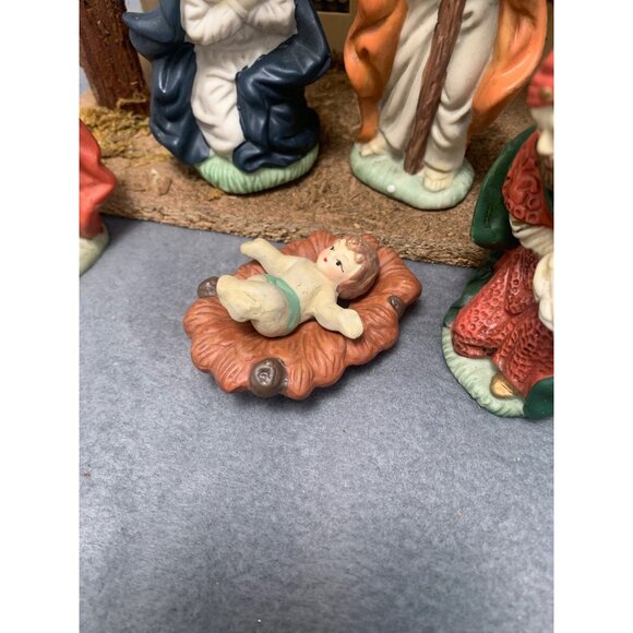 Vintage Cobble Creek Nativity Scene Figurine Set with Stable - Picture 14 of 16